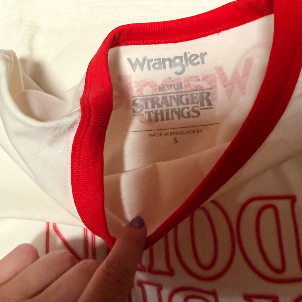 Wrangler Stranger Things Graphic Tee - Picture 4 of 4